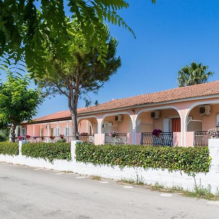 Roussa'S Apartments Laganas Exterior photo