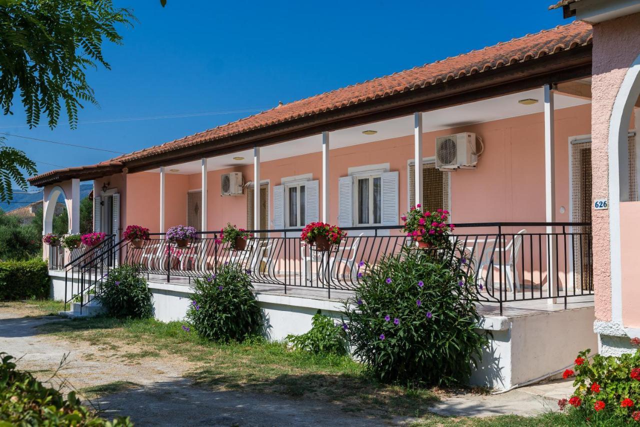 Roussa'S Apartments Laganas Exterior photo