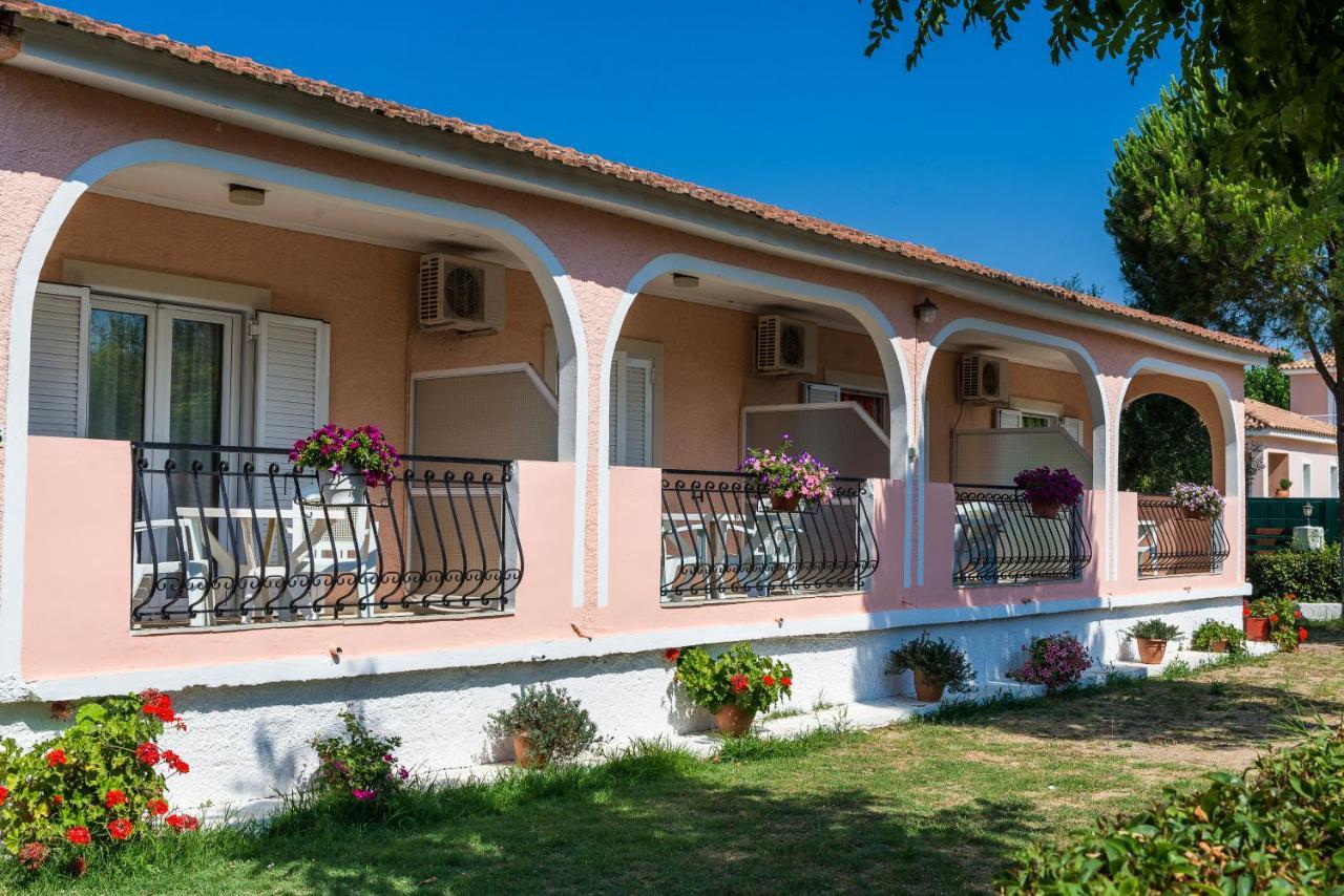 Roussa'S Apartments Laganas Exterior photo