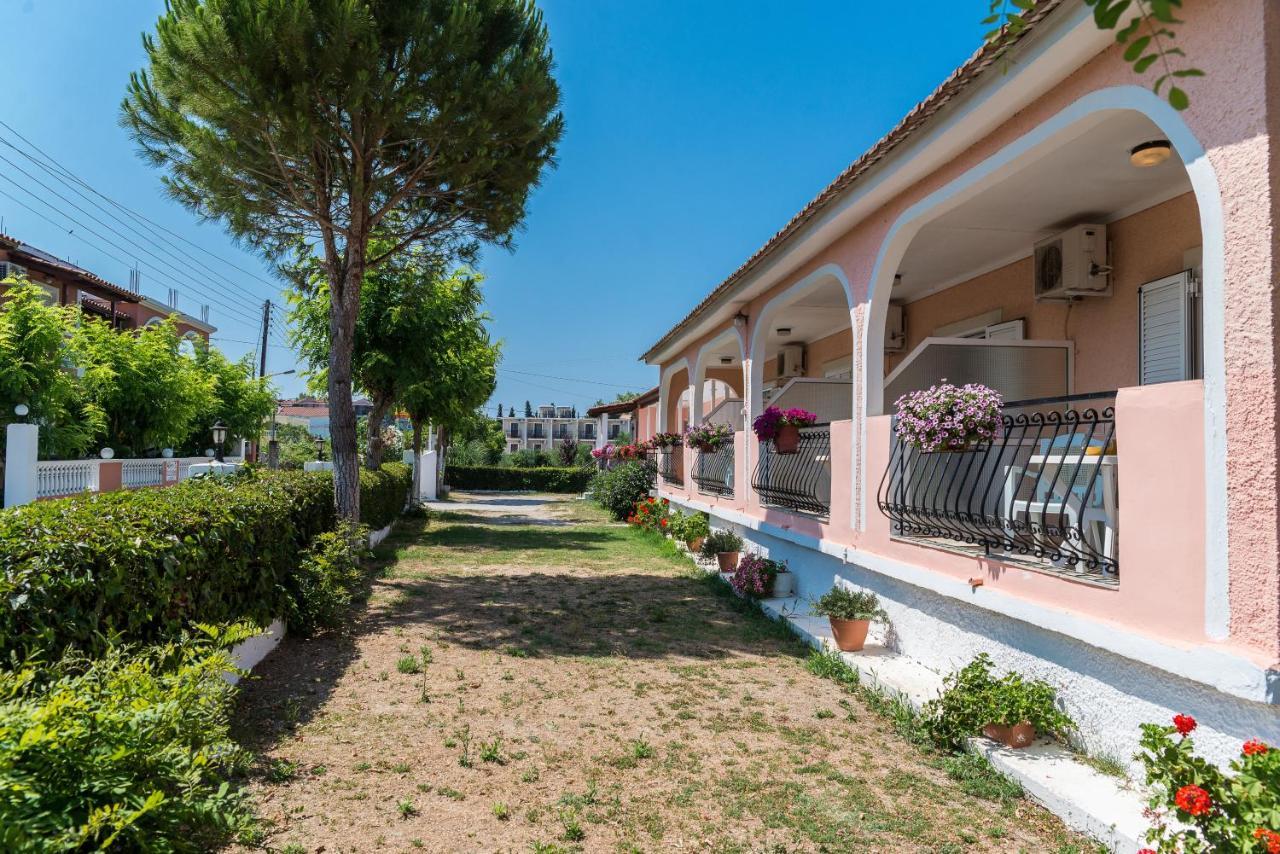 Roussa'S Apartments Laganas Exterior photo