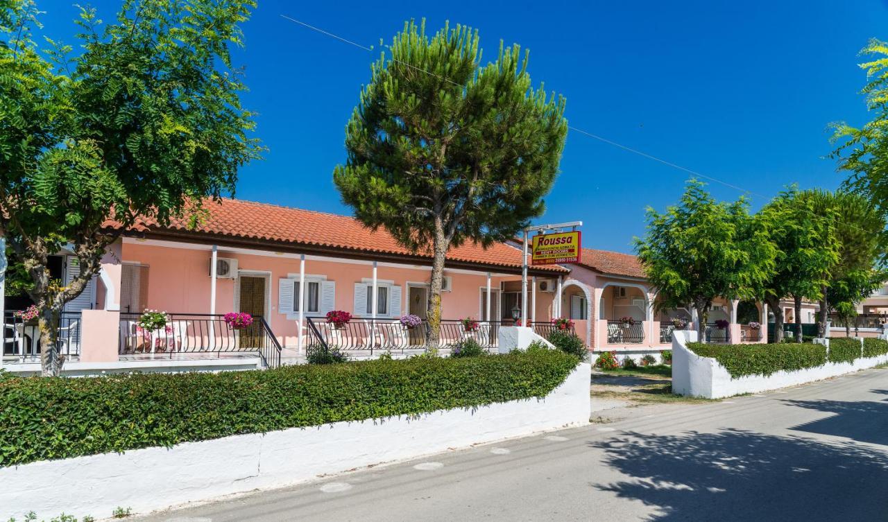 Roussa'S Apartments Laganas Exterior photo